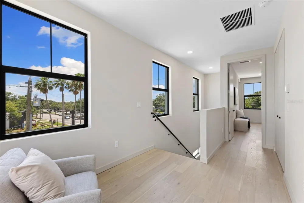 2205 16TH STREET St Petersburg, FL 33704