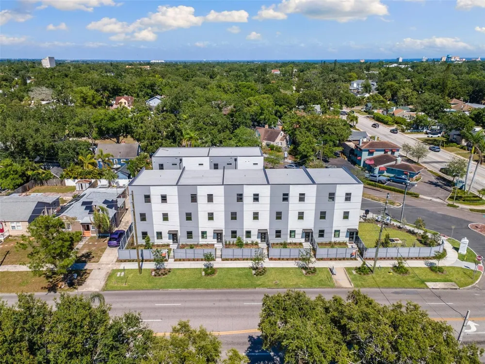 2205 16TH STREET St Petersburg, FL 33704