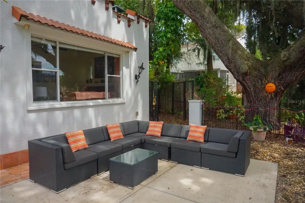 229 E 6TH AVENUE Mount Dora, FL 32757