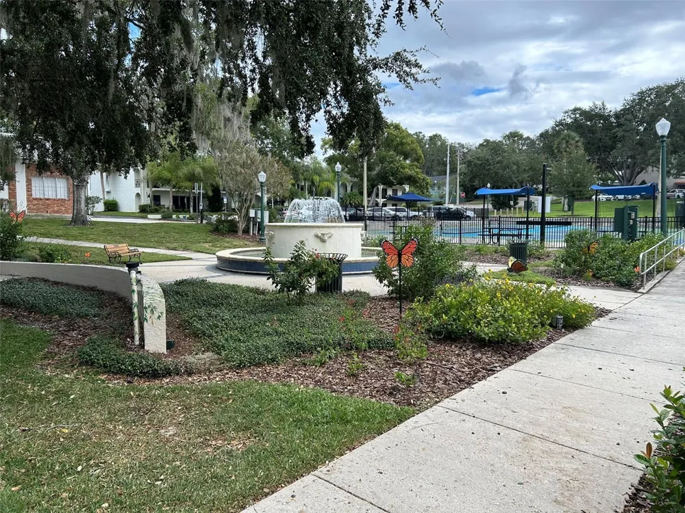 229 E 6TH AVENUE Mount Dora, FL 32757