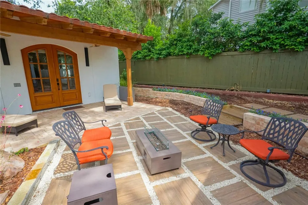 229 E 6TH AVENUE Mount Dora, FL 32757