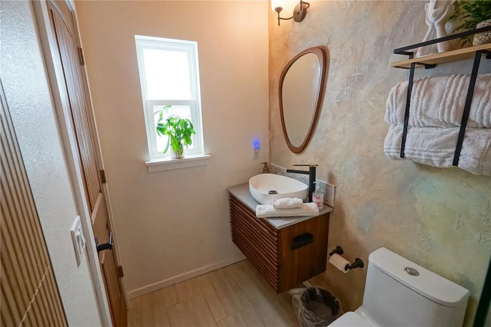 229 E 6TH AVENUE Mount Dora, FL 32757