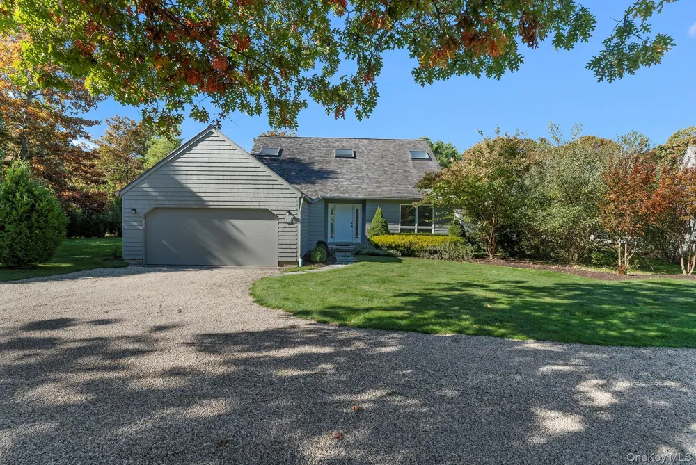 45 Huckleberry Lane East Hampton, NY 11937