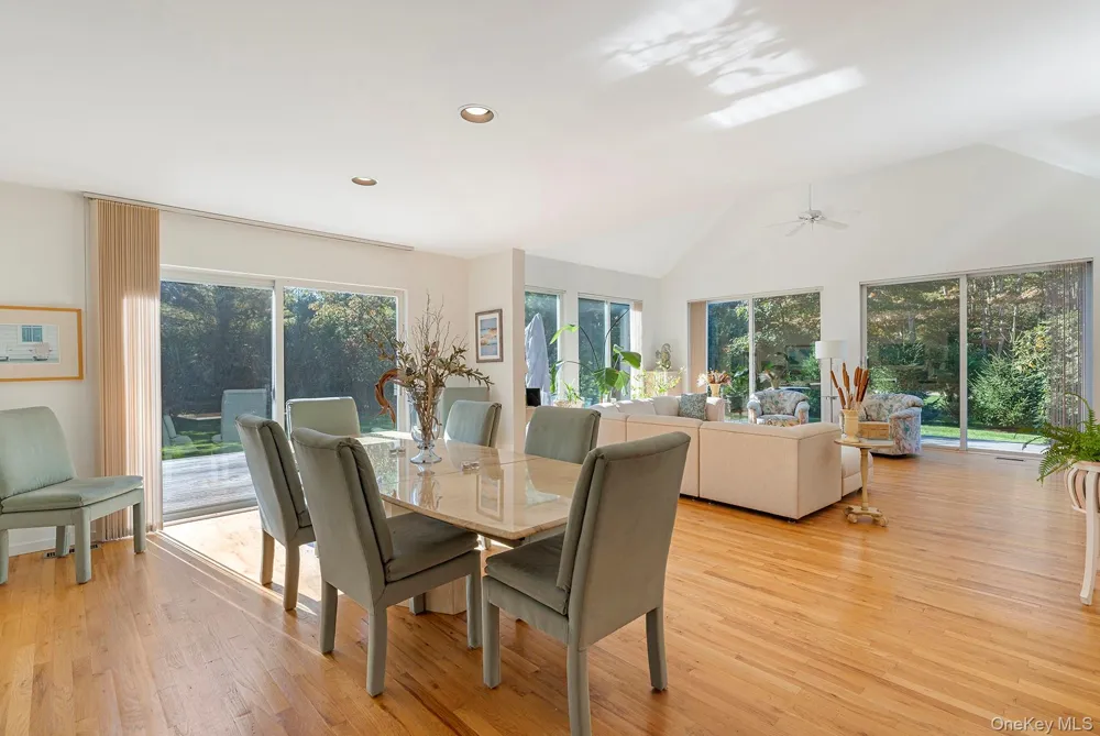 45 Huckleberry Lane East Hampton, NY 11937