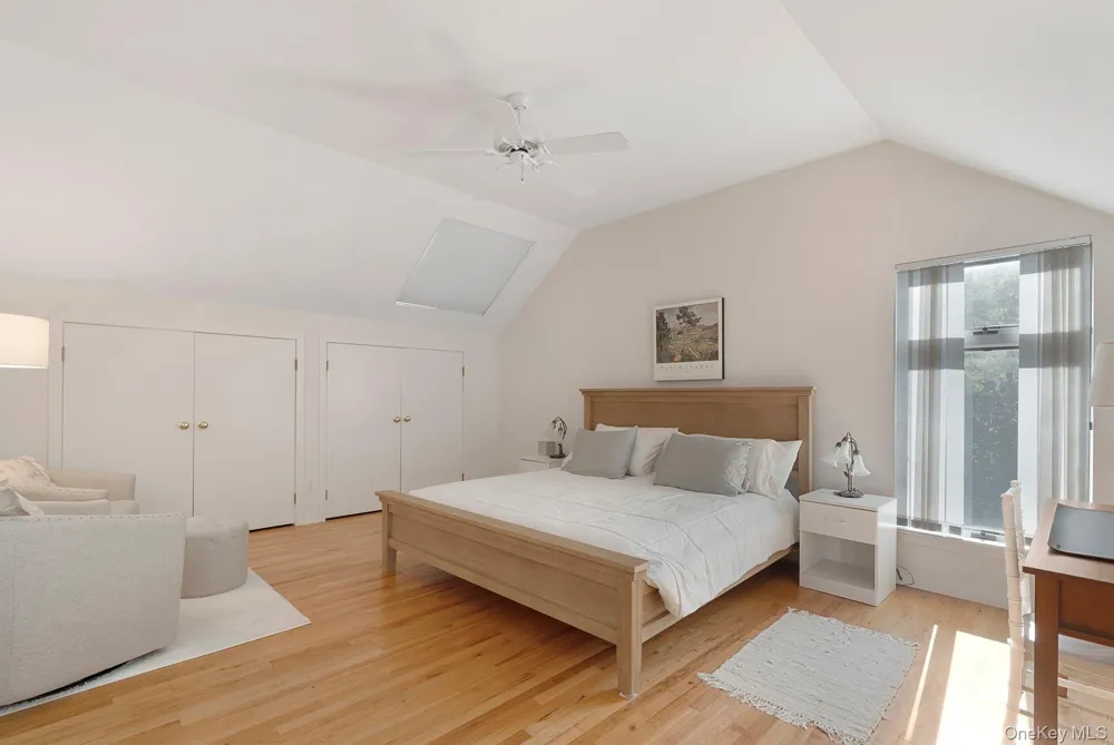45 Huckleberry Lane East Hampton, NY 11937
