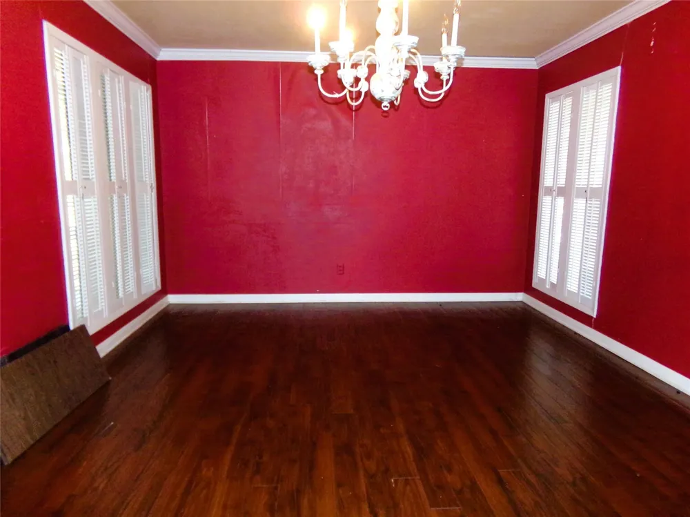 605 S Summit Street Weimar, TX 78962