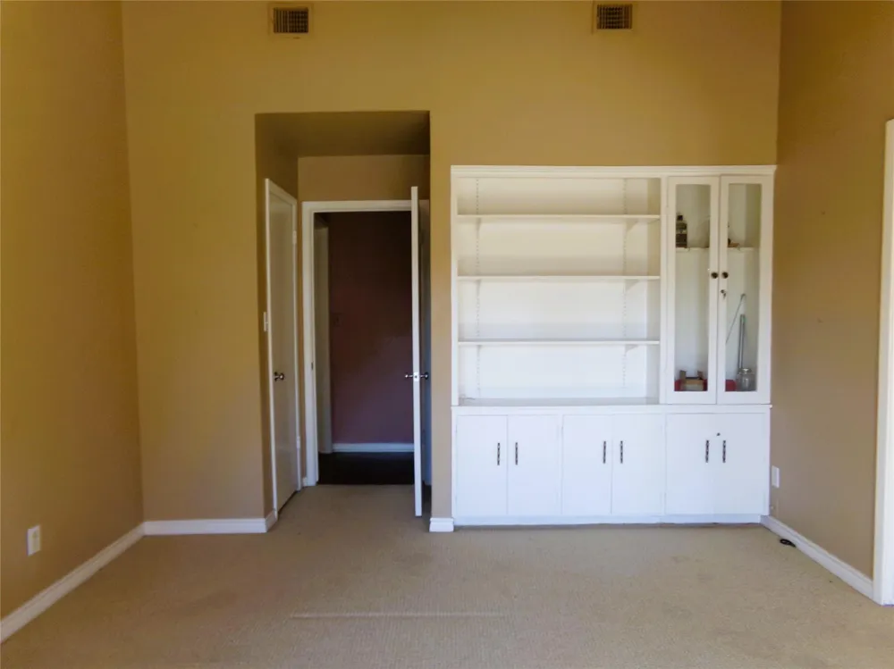 605 S Summit Street Weimar, TX 78962