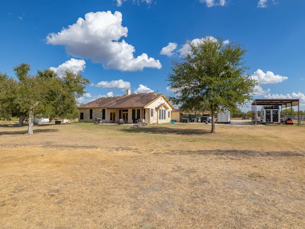 1801 County Road 470 Coupland, TX 78615