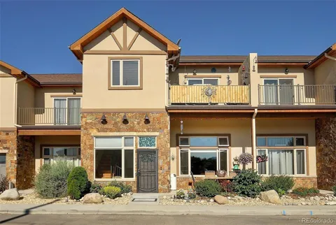 123 Halley's Avenue #C