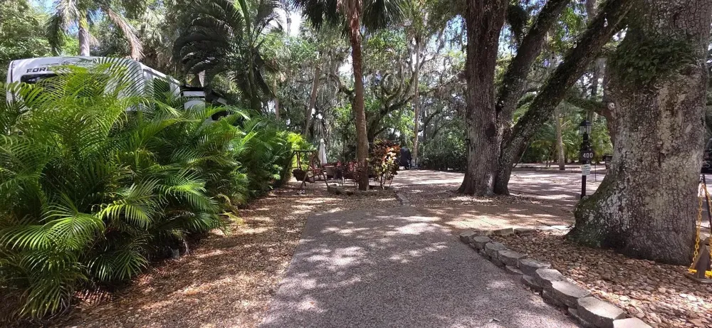 400 LONGHORN DRIVE River Ranch, FL 33867