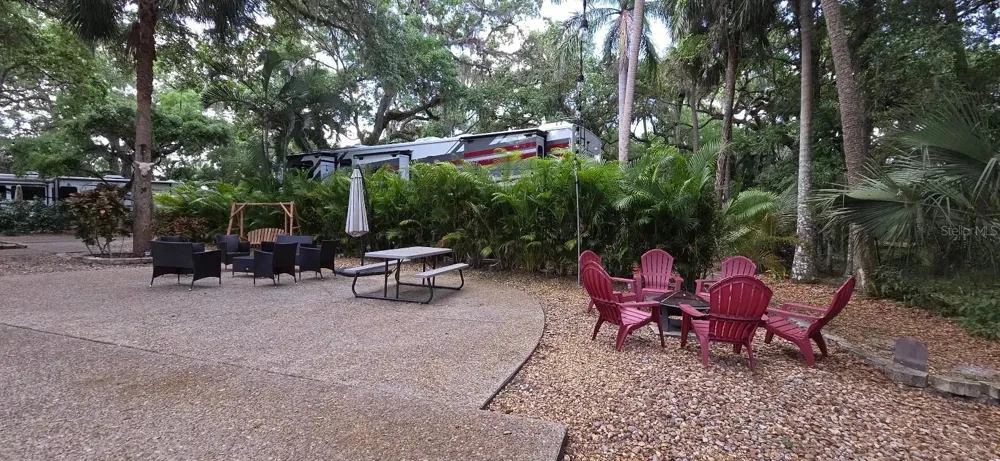 400 LONGHORN DRIVE River Ranch, FL 33867