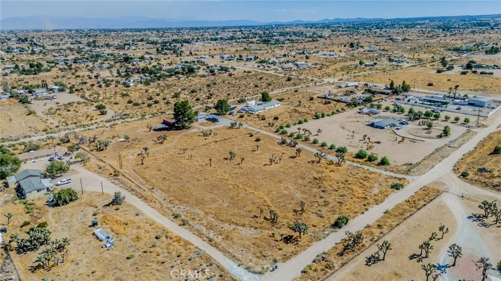 10601 Anderson Ranch Rd Phelan, CA 92371