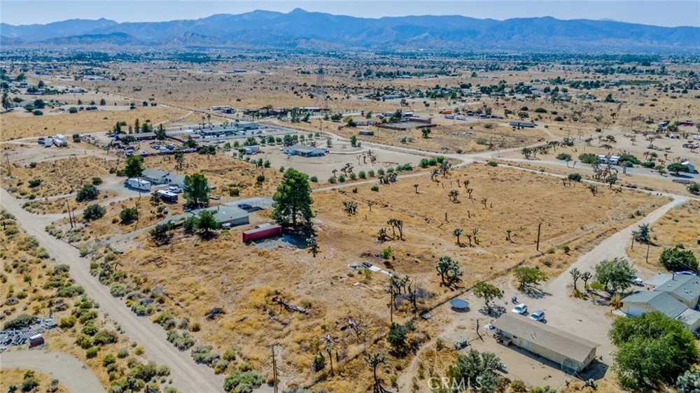 10601 Anderson Ranch Rd Phelan, CA 92371