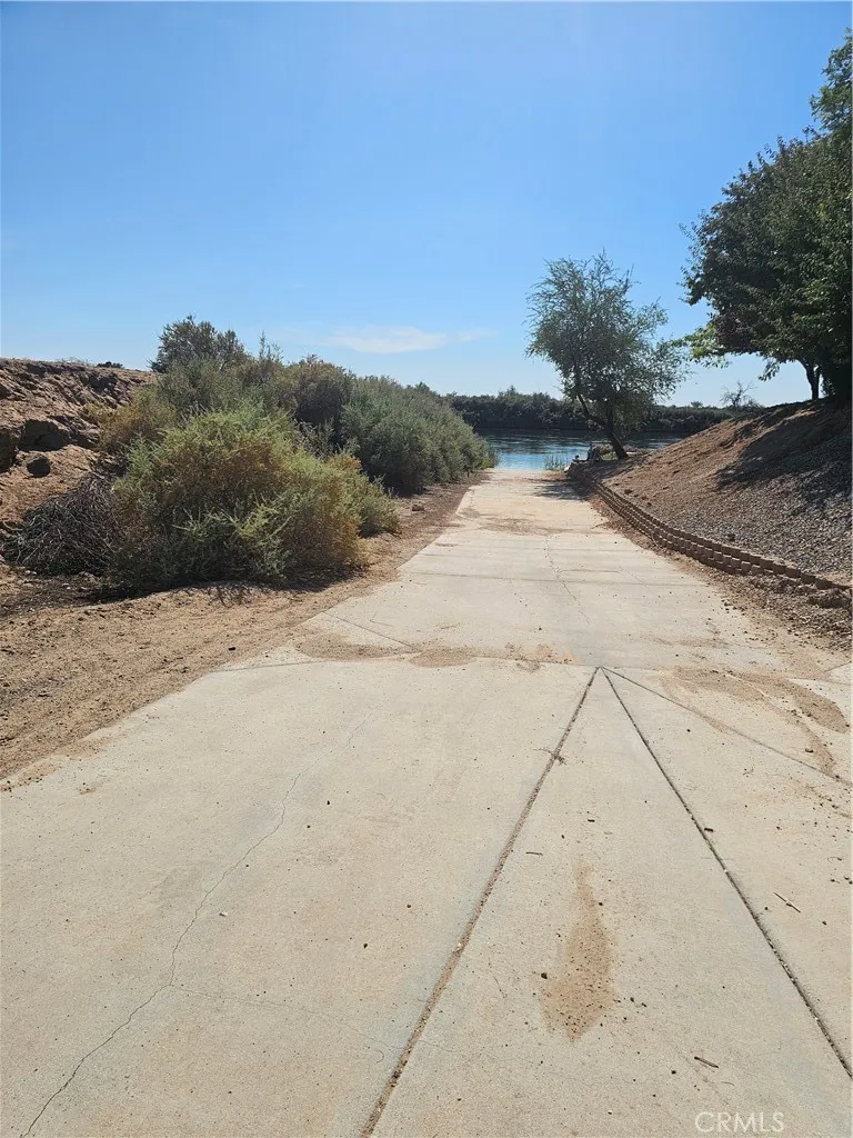 7825 Rio Vista Drive Big River, CA 92242