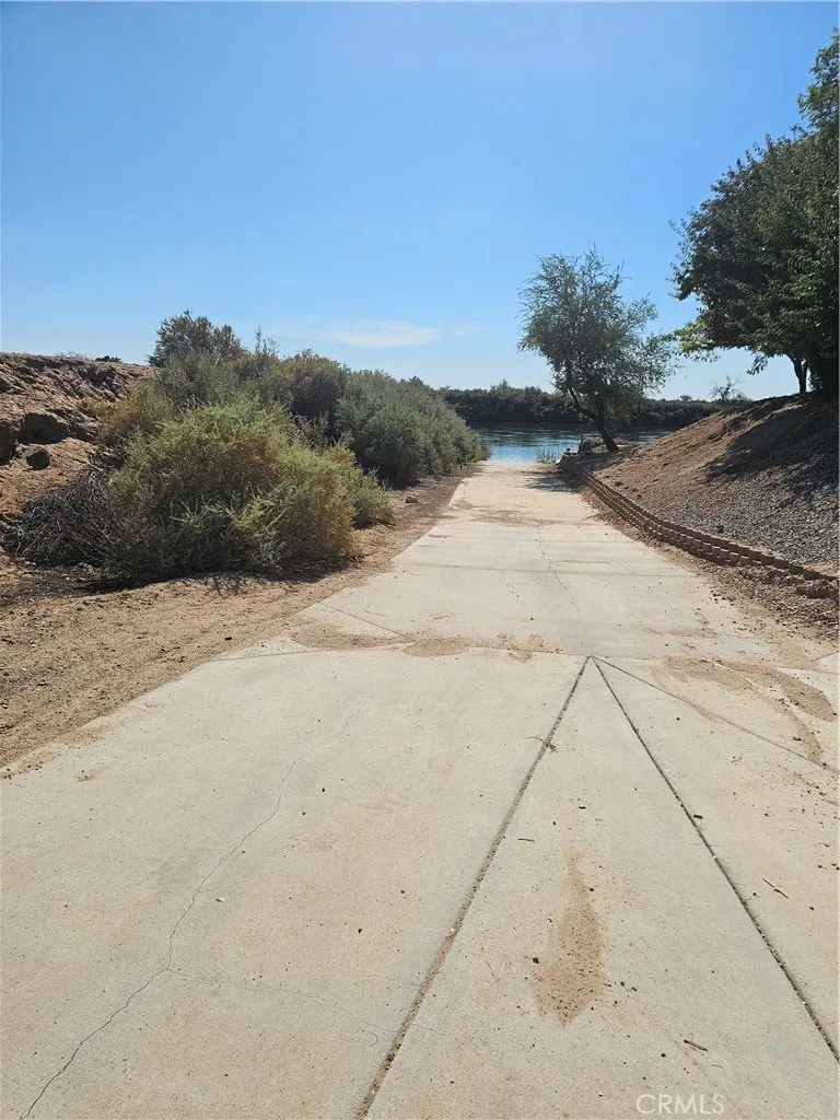 7825 Rio Vista Drive Big River, CA 92242