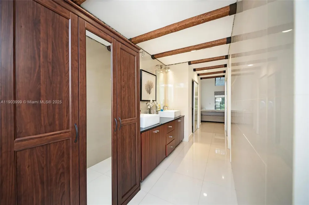 9318 NW 50th Doral Cir #00 Doral, FL 33178