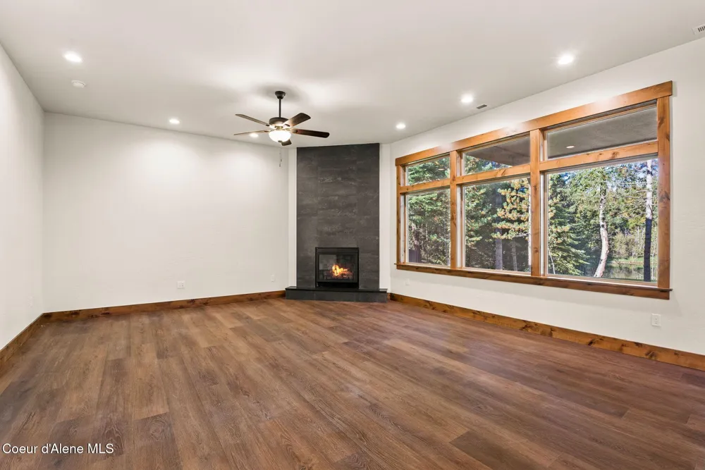 1047 Comeback Bay Lane Sagle, ID 83860
