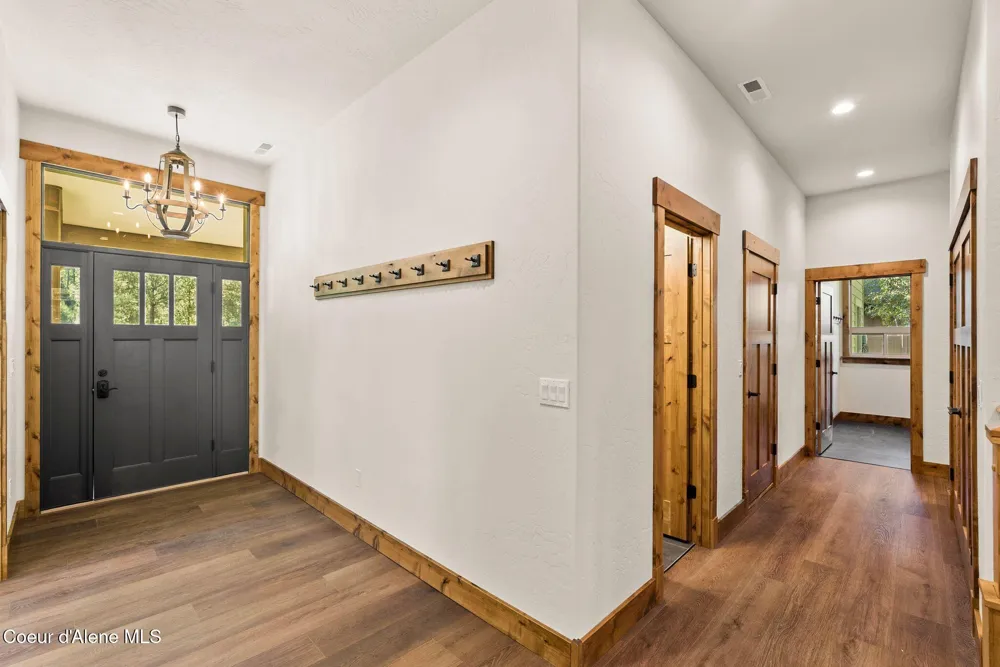 1047 Comeback Bay Lane Sagle, ID 83860