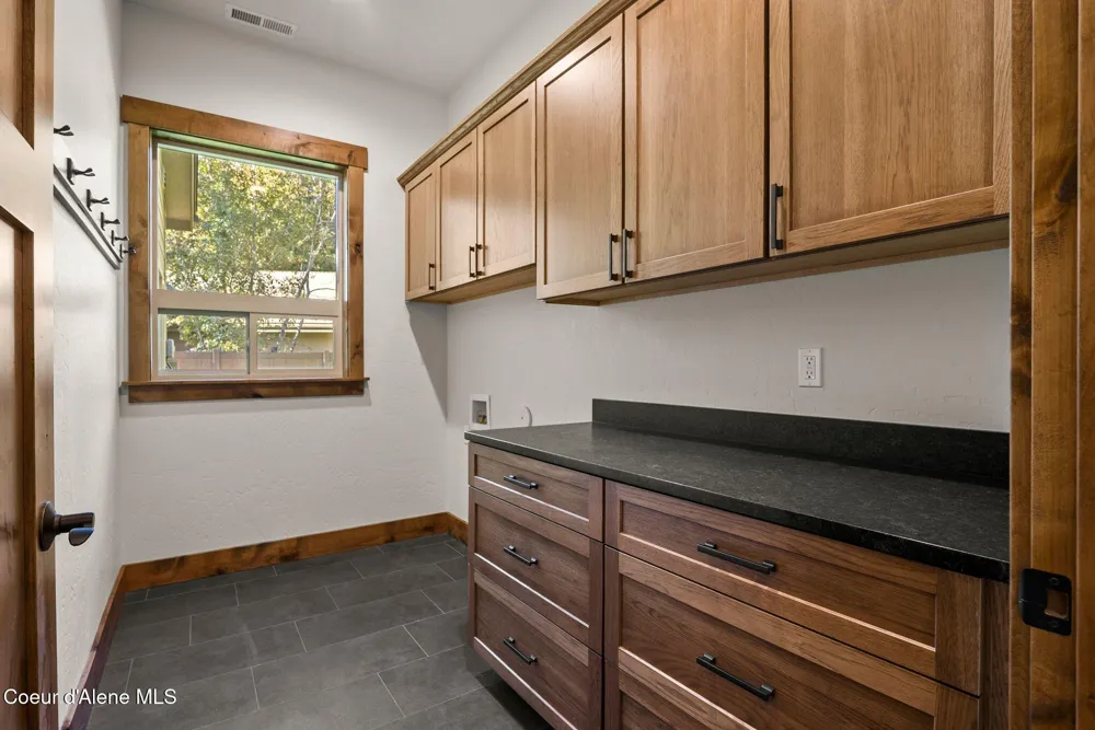1047 Comeback Bay Lane Sagle, ID 83860