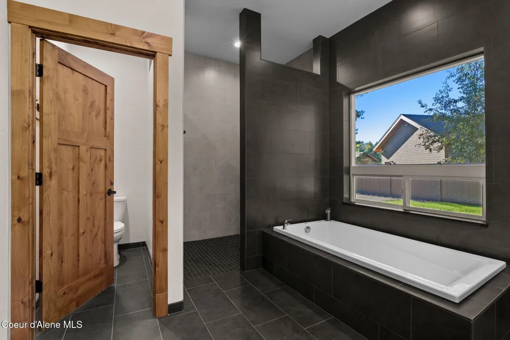 1047 Comeback Bay Lane Sagle, ID 83860