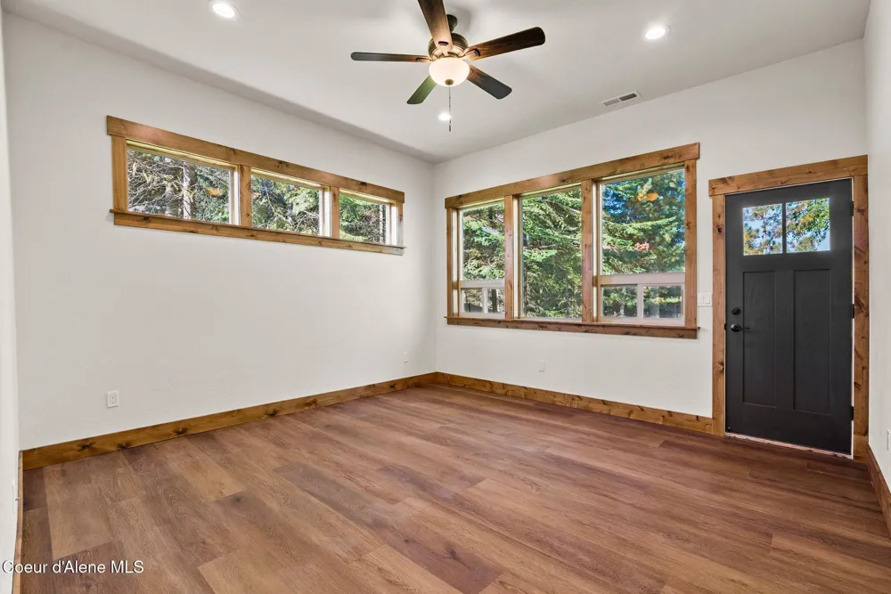 1047 Comeback Bay Lane Sagle, ID 83860