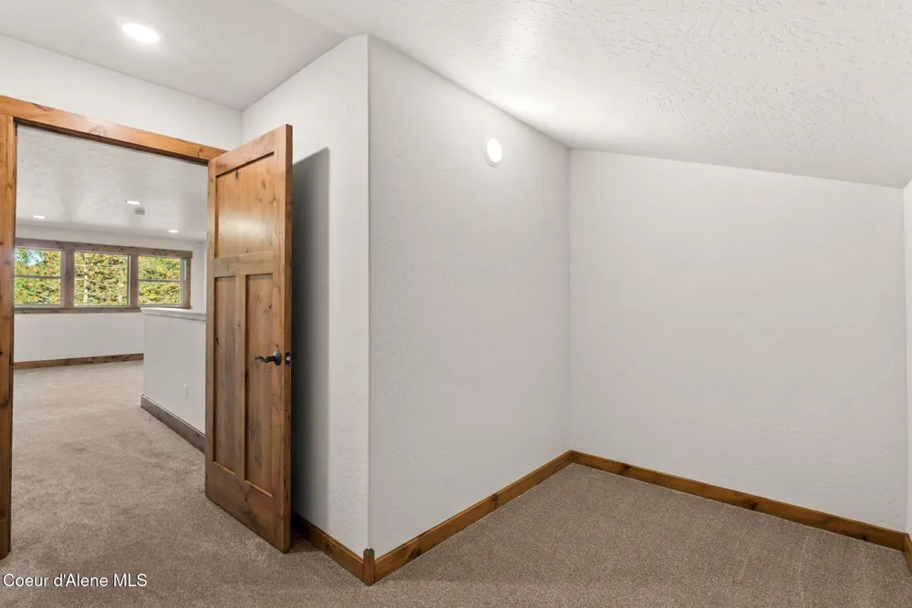 1047 Comeback Bay Lane Sagle, ID 83860