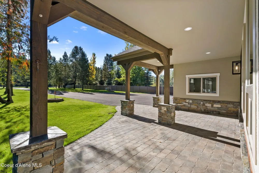 1047 Comeback Bay Lane Sagle, ID 83860