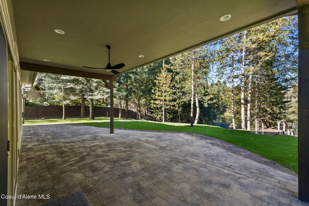 1047 Comeback Bay Lane Sagle, ID 83860