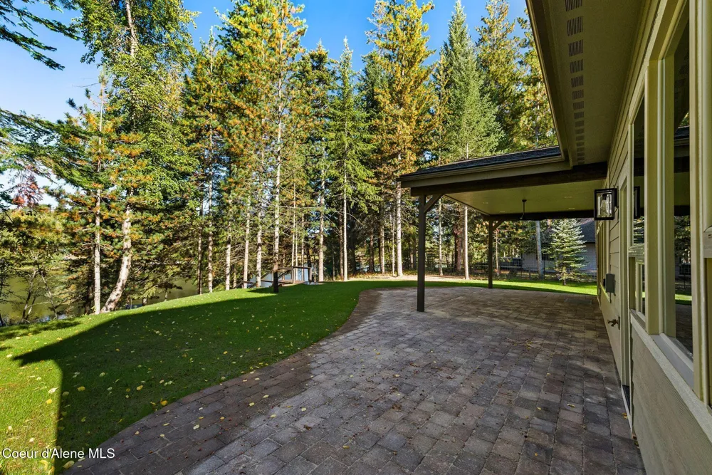 1047 Comeback Bay Lane Sagle, ID 83860