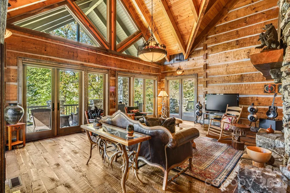 99 Thistle Ridge Canton, NC 28716