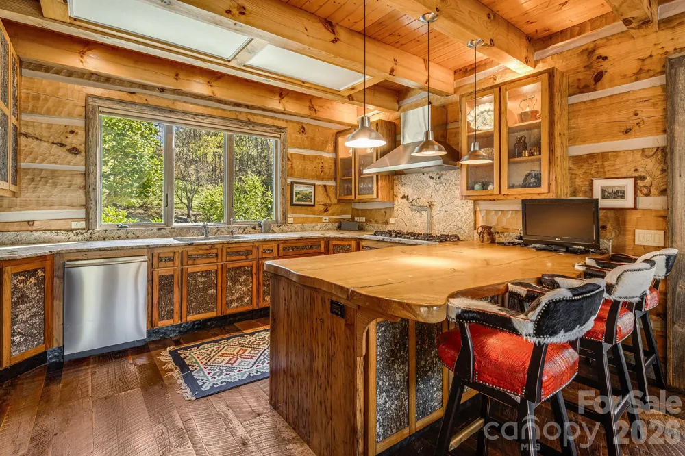 99 Thistle Ridge Canton, NC 28716