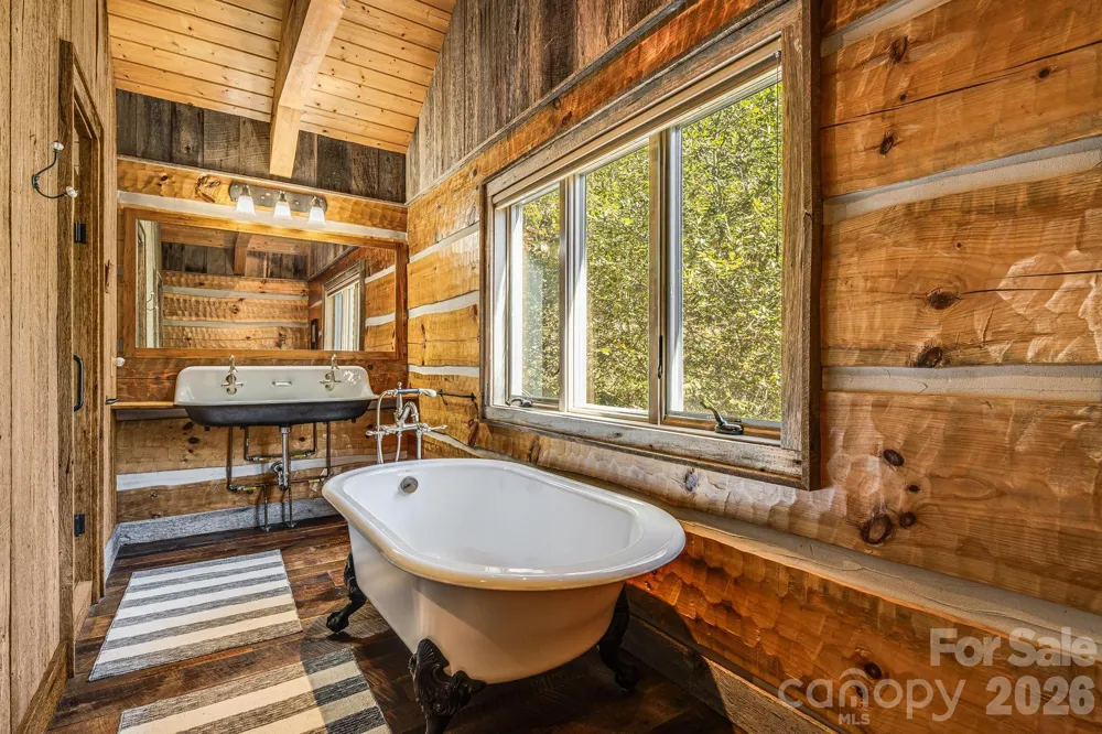 99 Thistle Ridge Canton, NC 28716