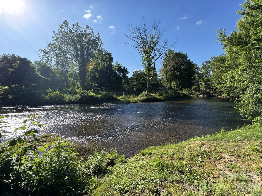 99 Thistle Ridge Canton, NC 28716