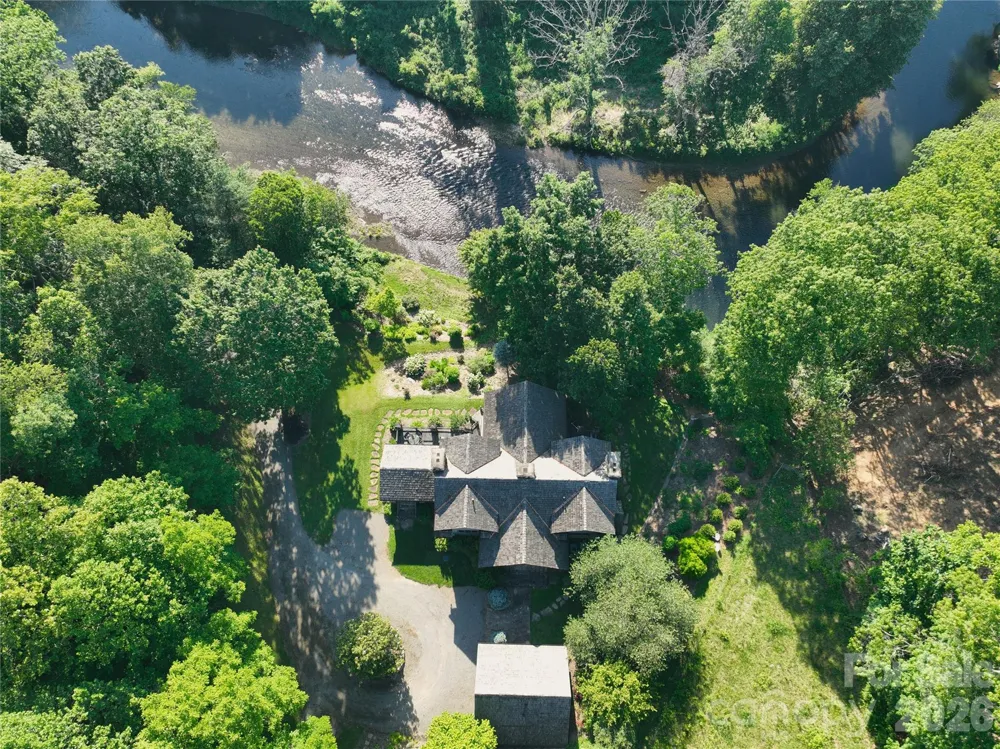 99 Thistle Ridge Canton, NC 28716