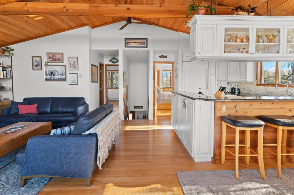 100 Clipper Roadway Corneille Estates, NY 11770