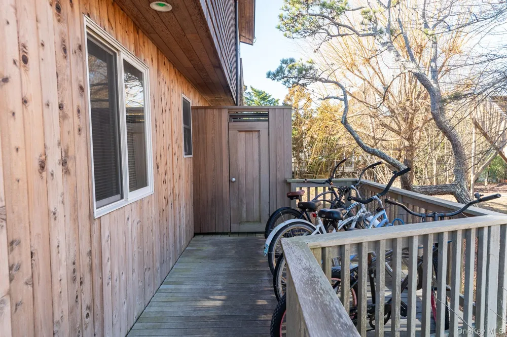 100 Clipper Roadway Corneille Estates, NY 11770