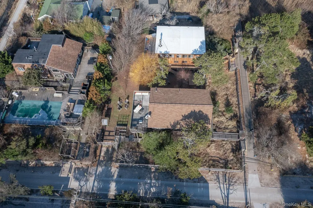 100 Clipper Roadway Corneille Estates, NY 11770