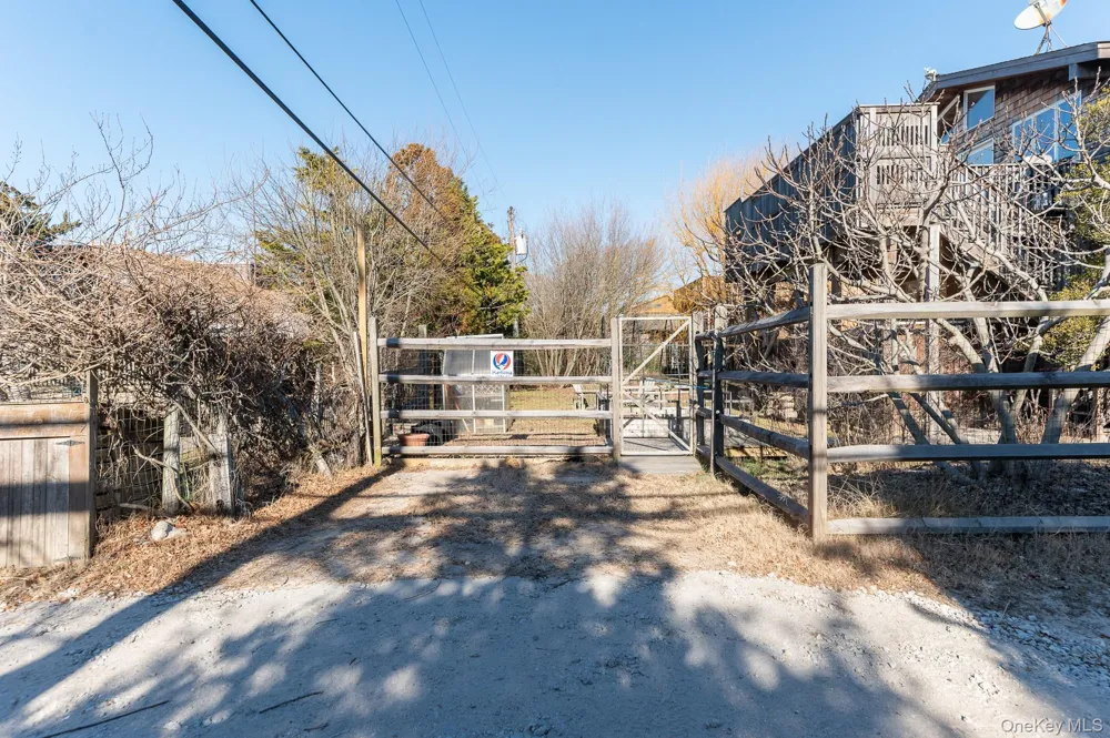 100 Clipper Roadway Corneille Estates, NY 11770