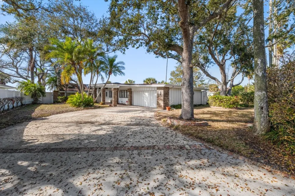 1614 SANTA BARBARA DRIVE Dunedin, FL 34698