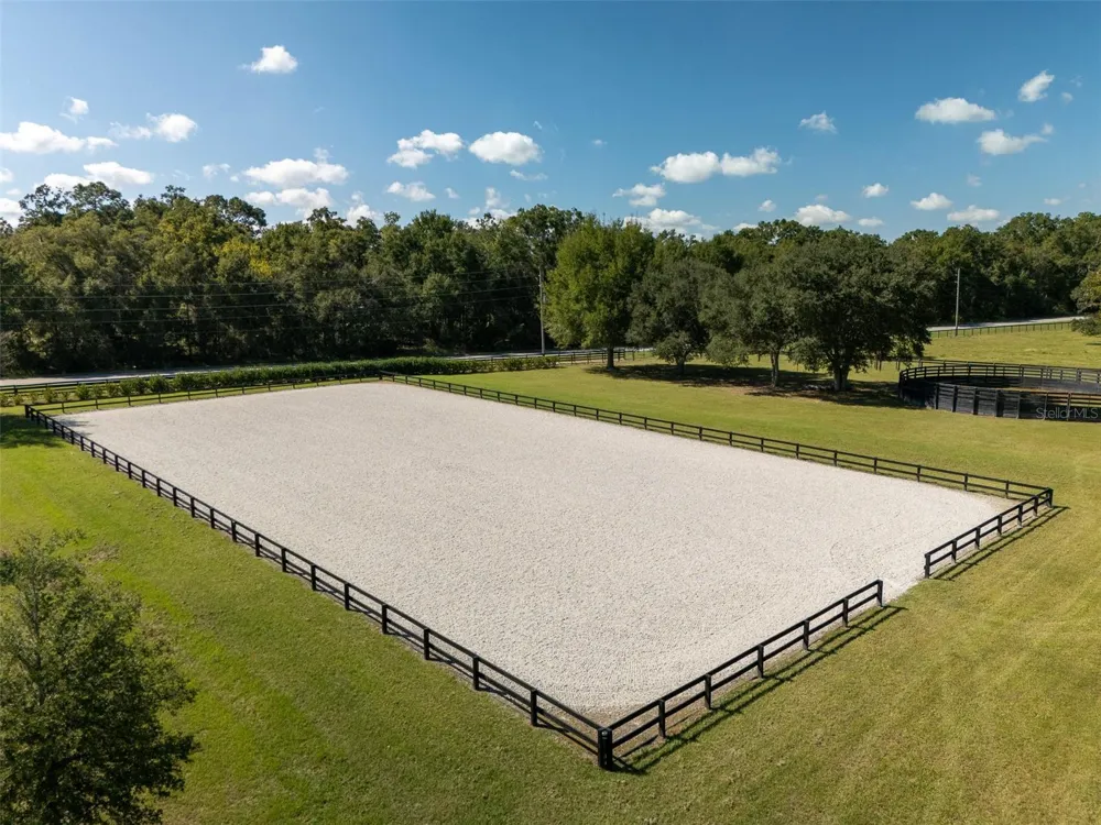 15921 NW HIGHWAY 464B Morriston, FL 32668