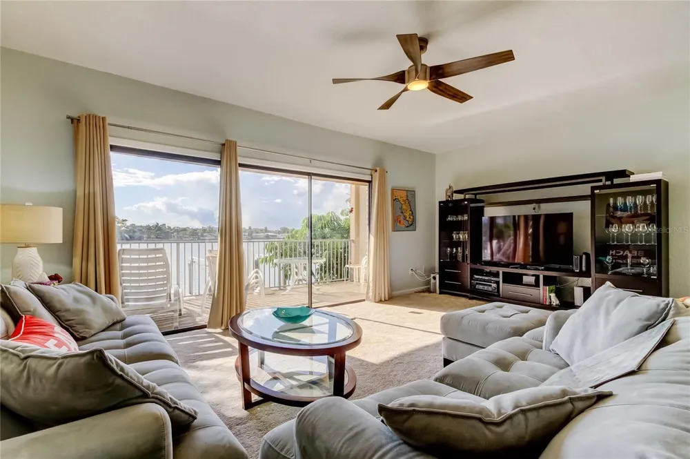 135 92ND AVENUE #5 Treasure Island, FL 33706