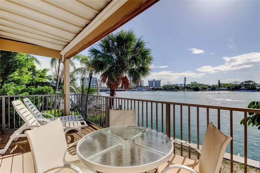 135 92ND AVENUE #5 Treasure Island, FL 33706
