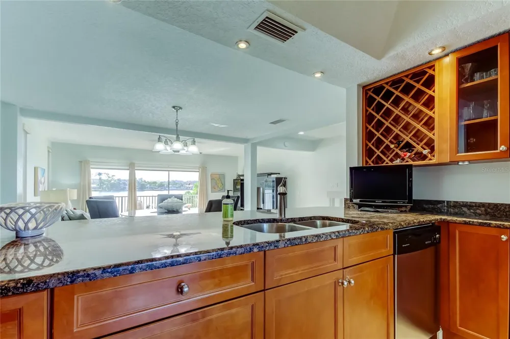 135 92ND AVENUE #5 Treasure Island, FL 33706