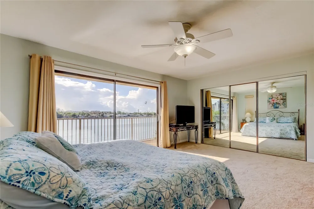 135 92ND AVENUE #5 Treasure Island, FL 33706