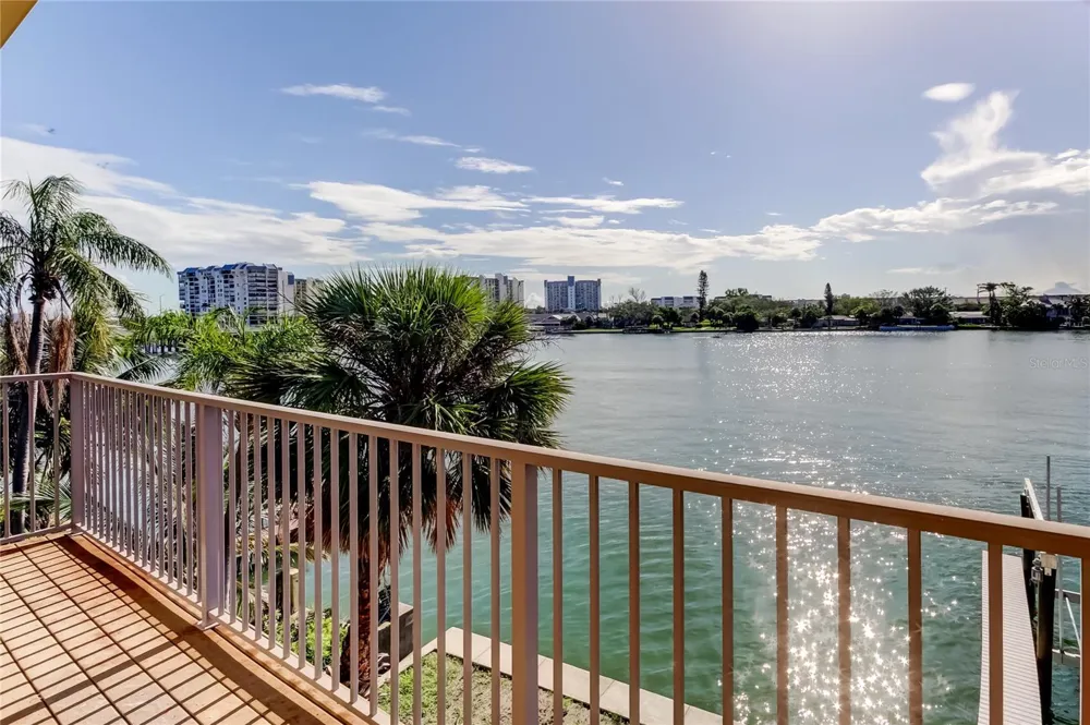 135 92ND AVENUE #5 Treasure Island, FL 33706