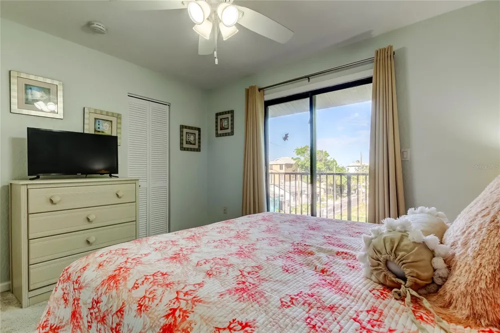 135 92ND AVENUE #5 Treasure Island, FL 33706