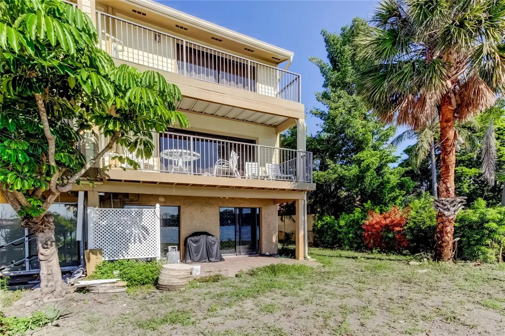 135 92ND AVENUE #5 Treasure Island, FL 33706