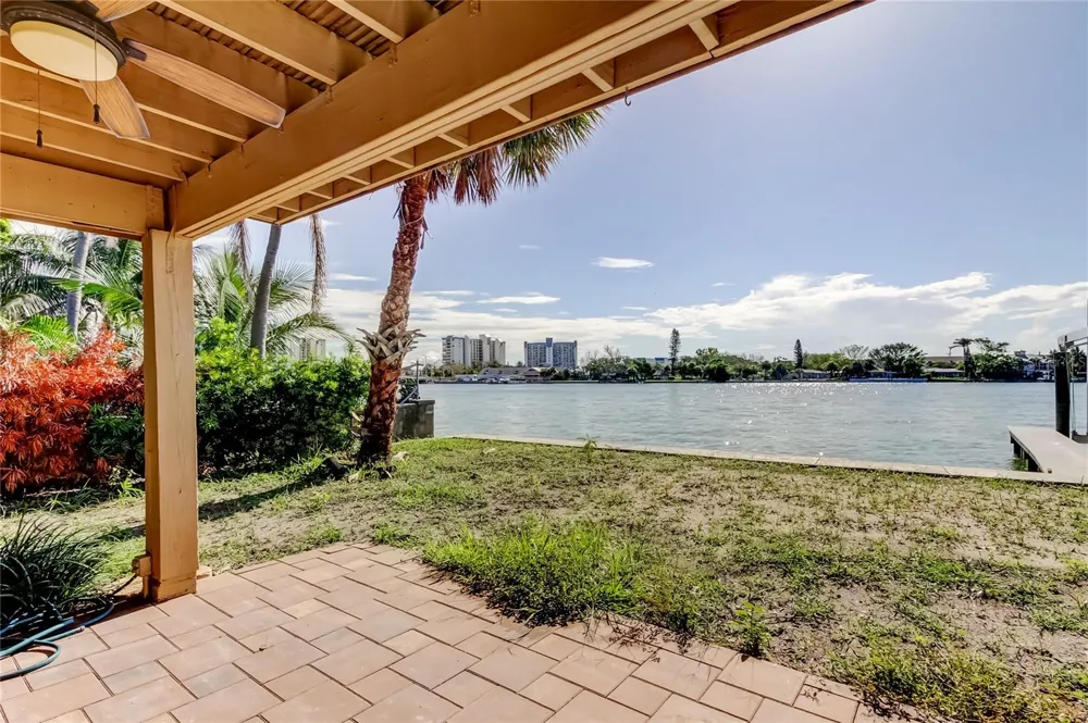 135 92ND AVENUE #5 Treasure Island, FL 33706