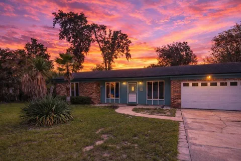 3442 RED OAK CIRCLE E