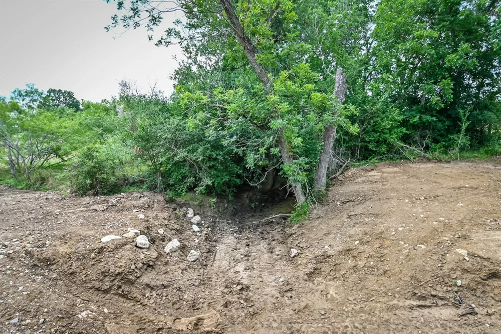 County Road 447 Waelder, TX 78959